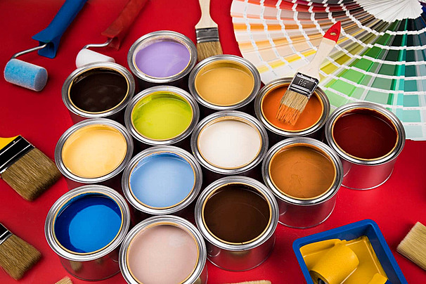 פחיות צבע צבעוניות